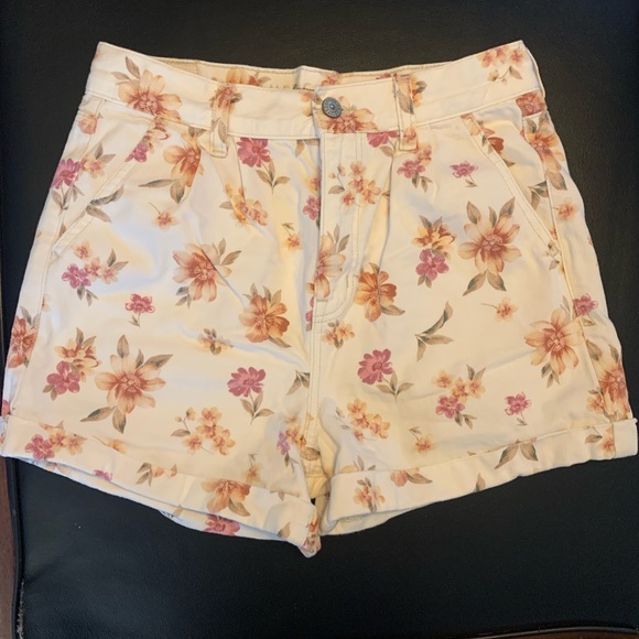 American Eagle Floral Jean Shorts - Picture 1 of 4